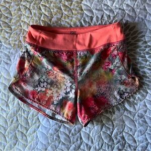 Athleta Girl • Coral Floral Run The World 3" Short • Size S/7